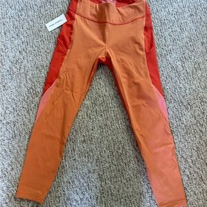 Outdoor Voices Women’s Leggings in Sunstone/Paprika/Peach